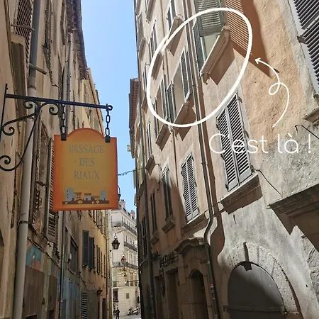 L'escale - Entre Et Marche * Toulon