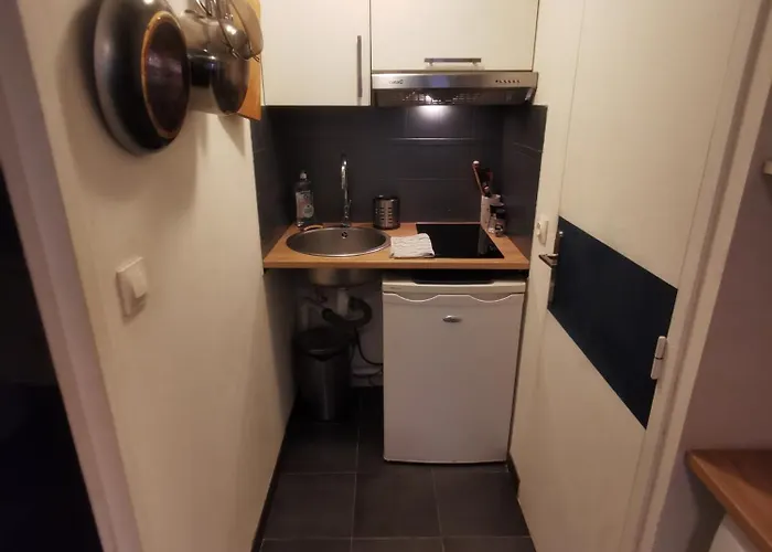 L'escale - Entre Et Marche * Τουλόν